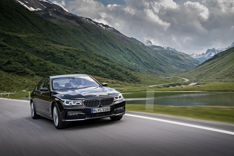  BMW 740Le xDrive (G12) 2015 года  (WW) (фото 40 из 41)